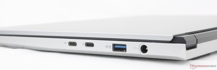Till höger: USB-C 3.2 Gen. 2 med strömförsörjning, USB-C Thunderbolt 4 med DisplayPort 2.1 + strömförsörjning, USB-A 3.2 Gen. 2, nätadapter