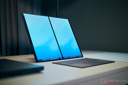 När den nya maskinen används på det här sättet (skrivbordsläge, som vi kallar det) är den märkbart stabilare.