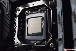 Recension av Desktop-processorn Intel Core i5-9600K. Recensionsex från Caseking.de.