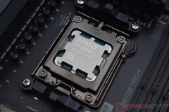 AMD CPU i en sockel för stationärt moderkort