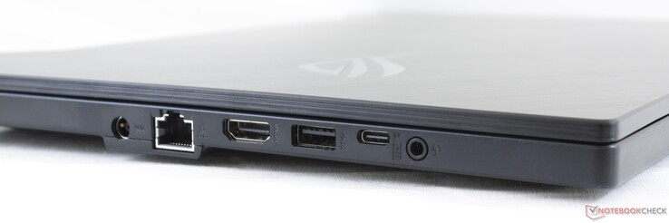 Vänster: AC-adapter, Gigabit RJ-45, HDMI 2.0b, USB 3.1 Gen. 1 Typ A, USB 3.1 Gen. 2 Typ C med DisplayPort 1.4, 3.5 mm kombinerad ljudanslutning