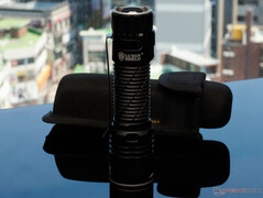 EDC35 med skyddsfodral. (foto: Andreas Sebayang/Notebookcheck.com)
