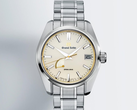 Grand Seiko SBGA519 mot en gradientfärgad bakgrund.