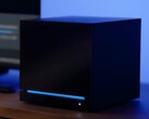 Valve Steam Machine på TV-stativ (Bildkälla: skärmdump, Valve YouTube med redigeringar)