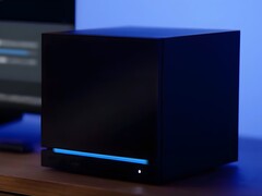 Valve Steam Machine på TV-stativ (Bildkälla: skärmdump, Valve YouTube med redigeringar)