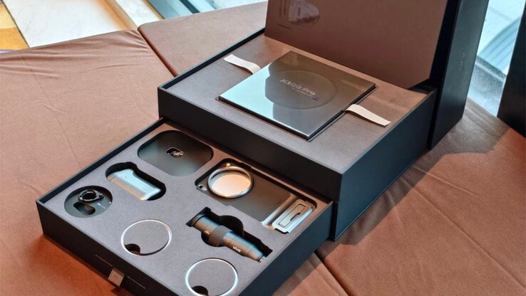 Vivp X300 Pro komplett paket av toppmodellen med kamerasats och telekonverter finns för närvarande endast för import från Trinity Electronics.