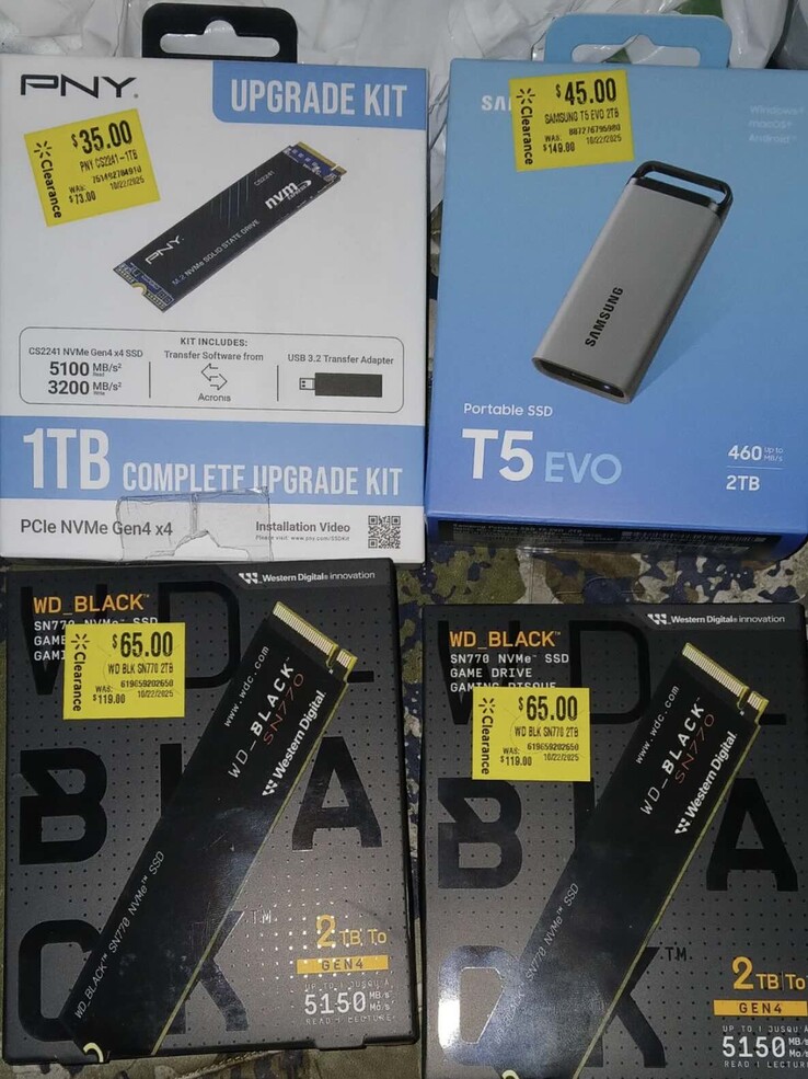 Köparens byte består av en 1 TB M.2 SSD, två 2 TB M.2 SSD och en 2 TB extern SSD.