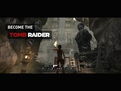 Tomb Raider-spel som körs på iPhone eller iPad och visar Lara Croft utforska tempelruiner med synliga pekkontroller på skärmen