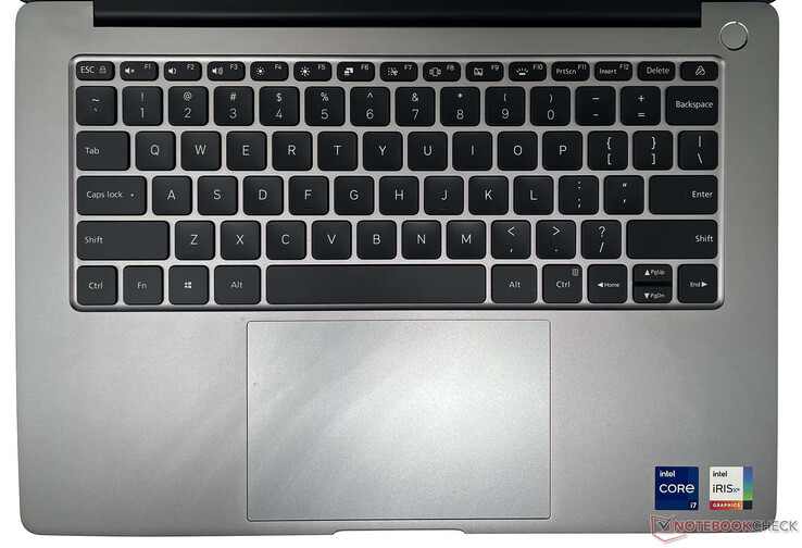 Mi NoteBook Pros pekplattaknappar känns stelare än normalt att trycka på