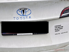 Tesla Model Y med anti-Elon-klistermärken. (Bildkälla: Notebookcheck)