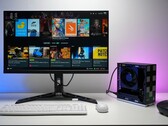 Stationär PC med ramverk som kör Bazzite OS ansluten till en skärm som visar ett Steam-spelgränssnitt, vilket liknar en konsolinstallation. (ETA PRIME)