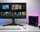 Stationär PC med ramverk som kör Bazzite OS ansluten till en skärm som visar ett Steam-spelgränssnitt, vilket liknar en konsolinstallation. (ETA PRIME)