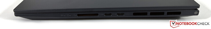 Höger: SD-kortläsare (UHS-II), USB-C 3.2 Gen.2 (10 Gbps, Power Delivery, DisplayPort ALT-läge), USB-C 4.0 med Thunderbolt 4 (40 Gbps, Power Delivery, DisplayPort ALT-läge)
