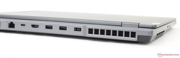 Baksidan: Gigabit RJ-45, USB-C 3.2 Gen. 2 med DisplayPort 1.4 + Power Delivery, HDMI 2.1, 2x USB-A 3.2 Gen. 1, AC-adapter