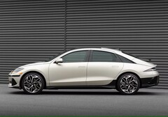 Hyundai Ioniq 6 2025 kostar nu lika mycket som den bensindrivna Toyota RAV4 (Bildkälla: Hyundai)