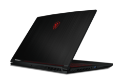 Vissa bärbara speldatorer från MSI levereras med bara 8 GB RAM och en klistermärke mot manipulering för att avskräcka slutanvändare från att uppgradera minnet själva (Bildkälla: MSI)