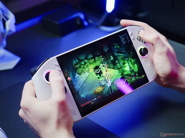 Den här specifika versionen av Legion Go S har 32 GB LPDDR5X RAM och 1 TB lagringsutrymme.