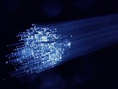 FCC vidtar åtgärder för att skärpa säkerheten kring undervattenskablar till USA. På bilden: En fiberoptisk kabel (Bildkälla: Denny Muller, Unsplash)