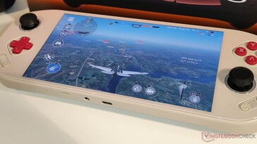 USB Type C-porten är placerad på undersidan, vilket verkar ganska ogynnsamt för oss utan en vinklad kontakt