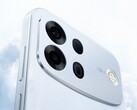 Oppo A7 Pro Max (på bilden) har ett ännu större batteri än A6 Pro.