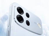 Oppo A7 Pro Max (på bilden) har ett ännu större batteri än A6 Pro.