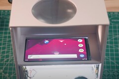 DIY-projektorer är inte något nytt, men du behöver inte DIY Perks-nivå för att bygga den här (Bildkälla: Huy Vector via YouTube)