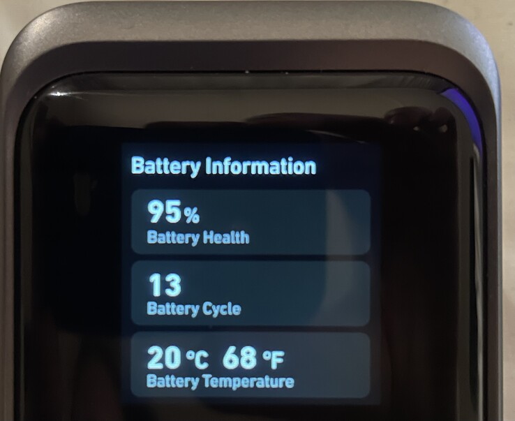 Information om batteriet. (Foto: Andreas Sebayang/Notebookcheck.com)