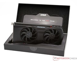 Testar AMD Radeon RX 7800 XT: testenhet tillhandahållen av AMD Tyskland