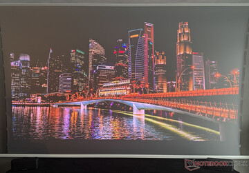 och i dagsljus (fotograferad med iPhone 16 Pro)