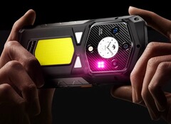 Ulefone Armor 29 Pro har en rund sekundär skärm på baksidan. (Bildkälla: Ulefone)