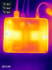 Asus NUC 15 Pro+ under stresstest (ovansida)