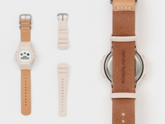 Casio G-Shock x Hender Scheme DW-5900 collab-klockan (bilden) har ett helt beige hartsfodral och en genomskinlig vit urtavla i kombination med ett handgjort läderarmband. (Bildkälla: Hender Scheme via Instagram))