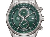 Citizen World Chronograph A.T. AT8260-85X-klocka med grön urtavla, boett och armband i rostfritt stål, tre hjälpurtavlor och en världstidsskala.
