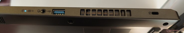 höger sida: 3,5 mm audiojack, USB-A 3.0, Kensingtonlås