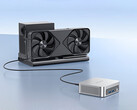 Peladn WO5 har en USB4-port. På bilden syns minidatorn ansluten till en eGPU-konfiguration.