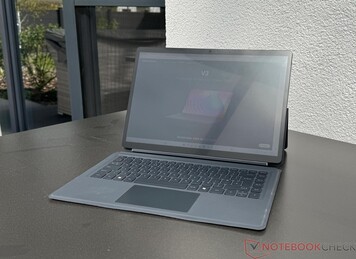 Minisforum V3 i solen