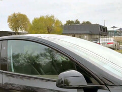 Tesla Model Y i Austin utan övervakare i bilen (Bildkälla: Mandablorian/X)