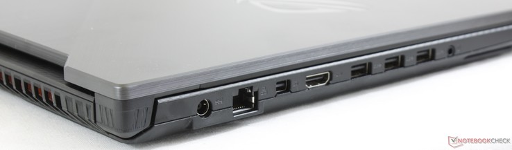 Vänster: AC-adapter, Gigabit RJ-45, mDP 1.2, HDMI 2.0, 3x USB 3.1 Typ A, 3.5 mm kombinerad ljudanslutning