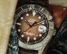 Huckberry x Timex Deepwater Reef 200 dykarklocka med brun urtavla, boett i rostfritt stål, svart bezel och matchande brunt armband.