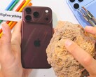 Många repor på baksidan av iPhone 18 Pro (Max) kan helt enkelt torkas bort – men inte alla, vilket hållbarhetstestet visar.