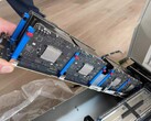 Åtta Apple M5-kort monterade på en enda bärare, som ingår i en större serverblade