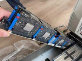Åtta Apple M5-kort monterade på en enda bärare, som ingår i en större serverblade