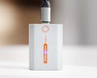 Falcam-batteriet kan laddas direkt via en USB-C-kabel.