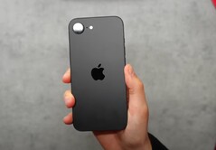IPhone SE 4 förväntas ha en enda bakre kamera med en 48 MP-sensor. (Bildkälla: Apple)