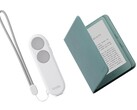 Bluetooth-fjärrkontrollen fungerar med Kindle-modeller från 2024 och senare, medan fodralet med sidvändare är avsett för de nya Paperwhite- och Colorsoft Signature Edition-modellerna.