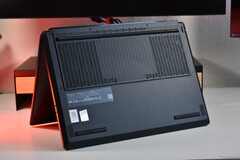 Undersidan av Lenovo Legion 5 15AGP11.