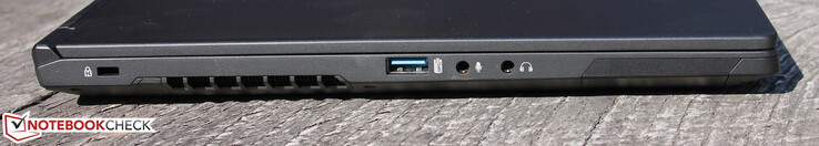 Höger: USB Typ A 3.1 Gen 2, Hörlursanslutning, Mikrofonanslutning