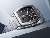 Vinklad vy av Bianchet B 1.618 UltraFino som framhäver den flygande tourbillonen och den texturerade urtavlans design (Bildkälla: Bianchet Official Website)