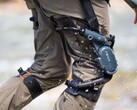 Dnsys Z1 knäexoskelett hjälper vandrare att kompensera för belastningen från tunga ryggsäckar. (Bildkälla: Dnsys)