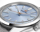 Grand Seiko-logotypen och sekundvisaren är utförda i roséguld.